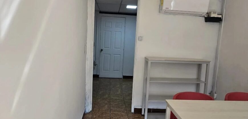 Oficina en alquiler Colonia Médica – Amueblada